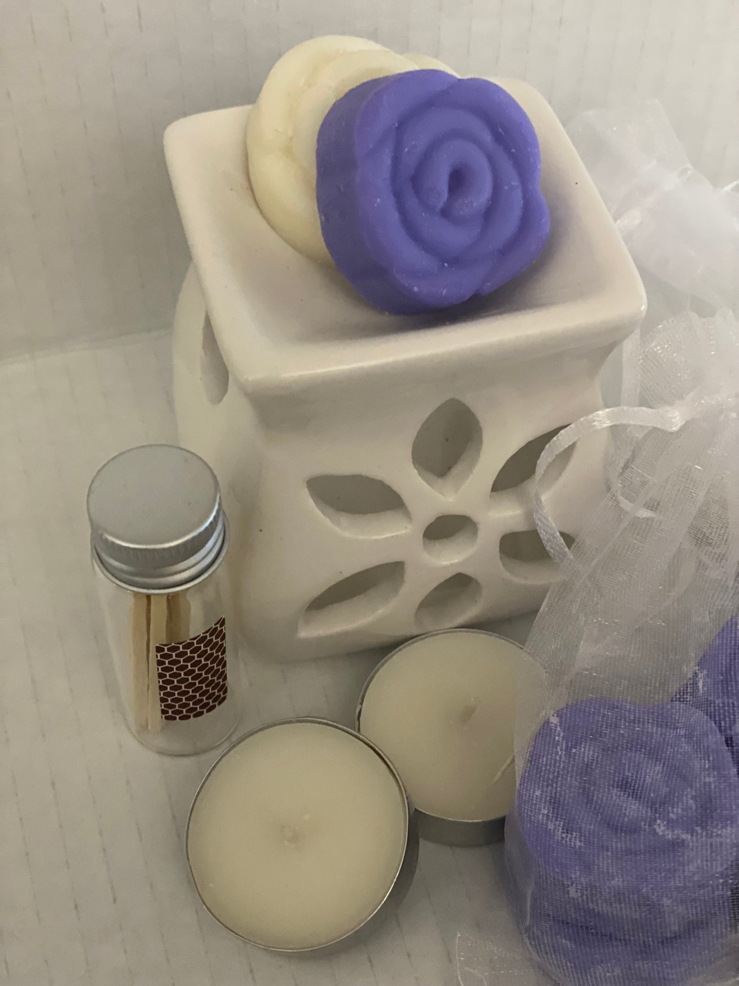 Lavender Fields Natural Soy Blend Wax Melt and Wax Melter (100g wax melts)