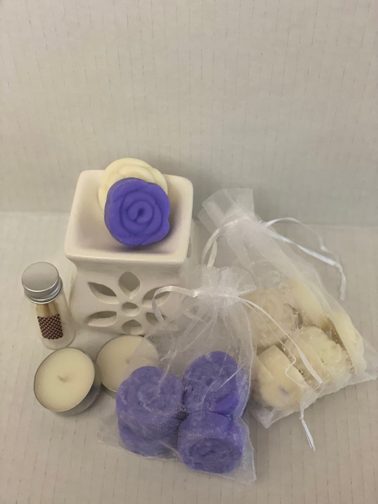 Lavender Fields Natural Soy Blend Wax Melt and Wax Melter (100g wax melts)