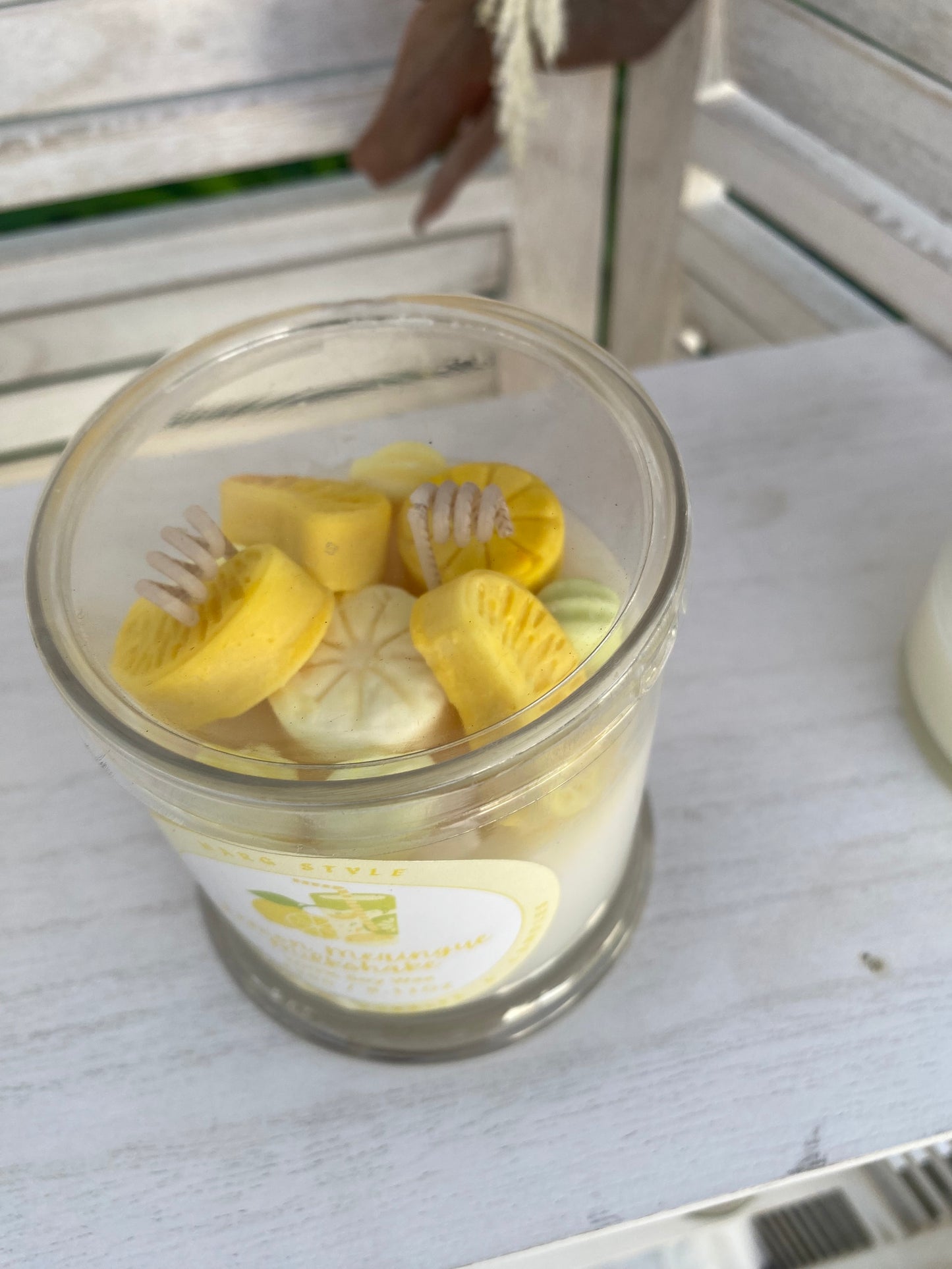 Lemon Meringue Milkshake w/ embeds 230g / 8.11 oz