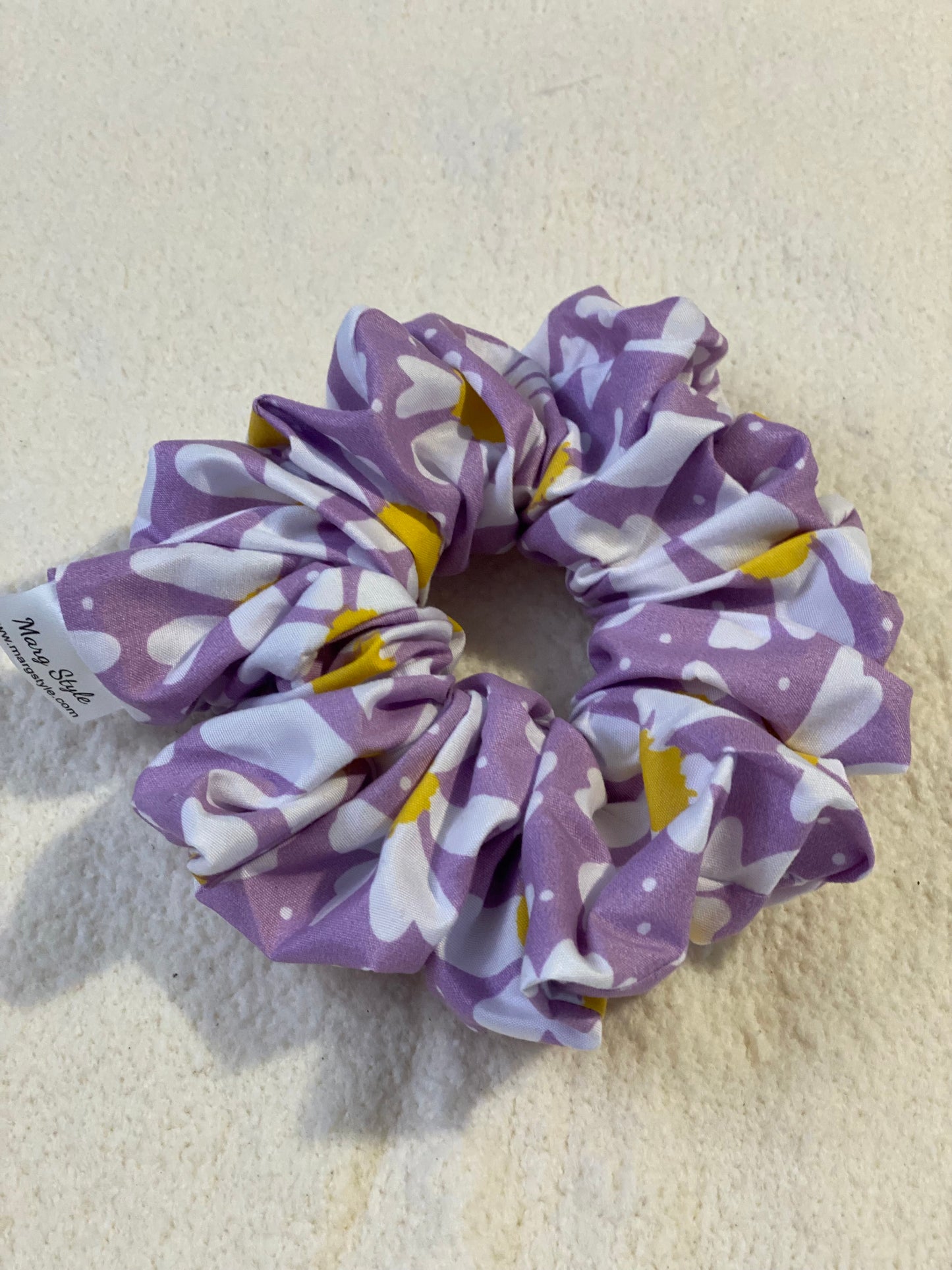 “Dreamy Daisy” Jumbo Scrunchie