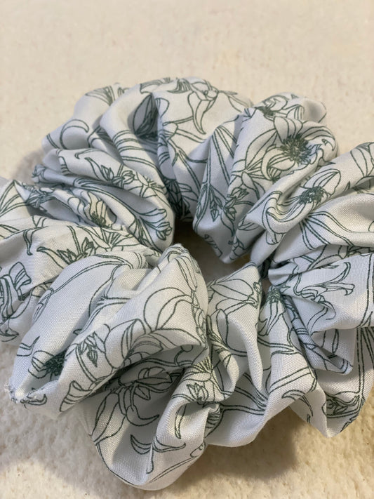 “Light Green Bloom” Jumbo Scrunchie